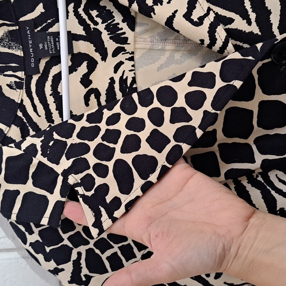 Courtenay Cream/Black Button Up Cotton Blazer Jacket. Size 16 NWOT - Picture 3 of 9